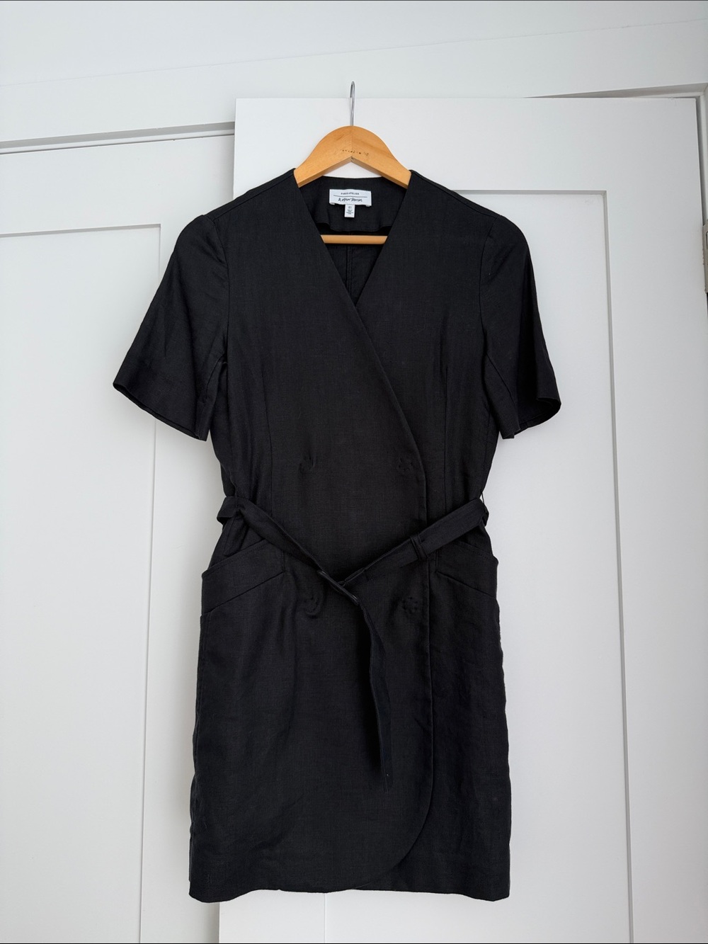 And other stories Black Short-Sleeve Linen Wrap Dress with Self-Tie Waist